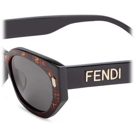 occhiali fendi con logo sulla lente|Fendi Occhiali da sole. Spedizione Gratuita .